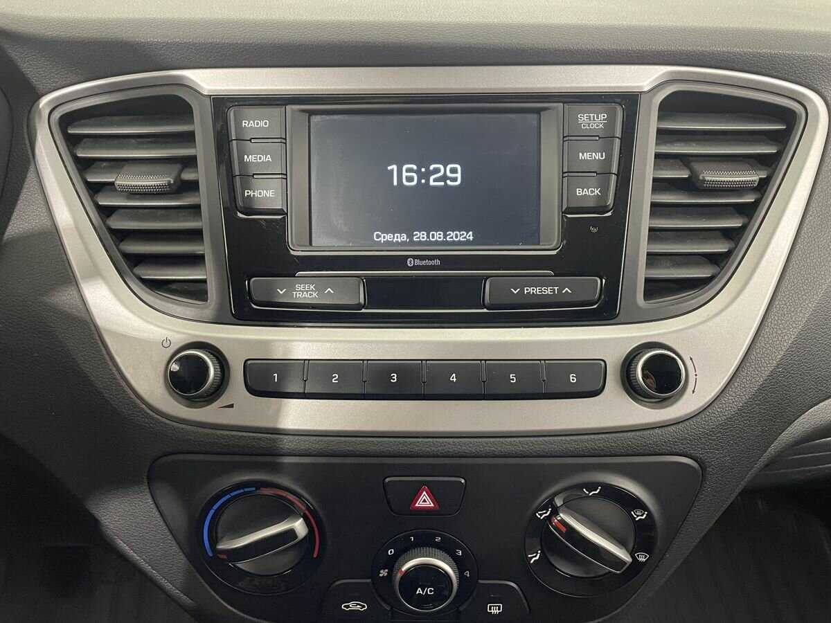 Hyundai Solaris б/у, 2017, Механическая. Фото: #11