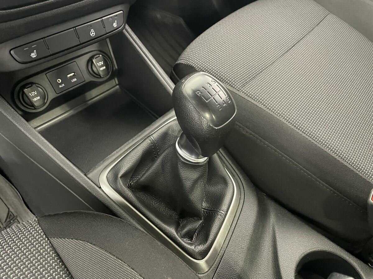 Hyundai Solaris б/у, 2017, Механическая. Фото: #12