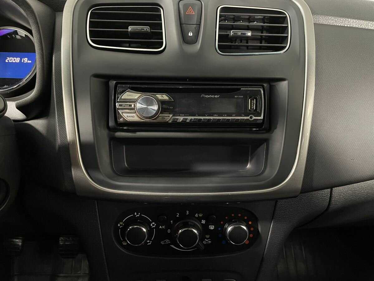 Renault Logan б/у, 2018, Механическая. Фото: #11