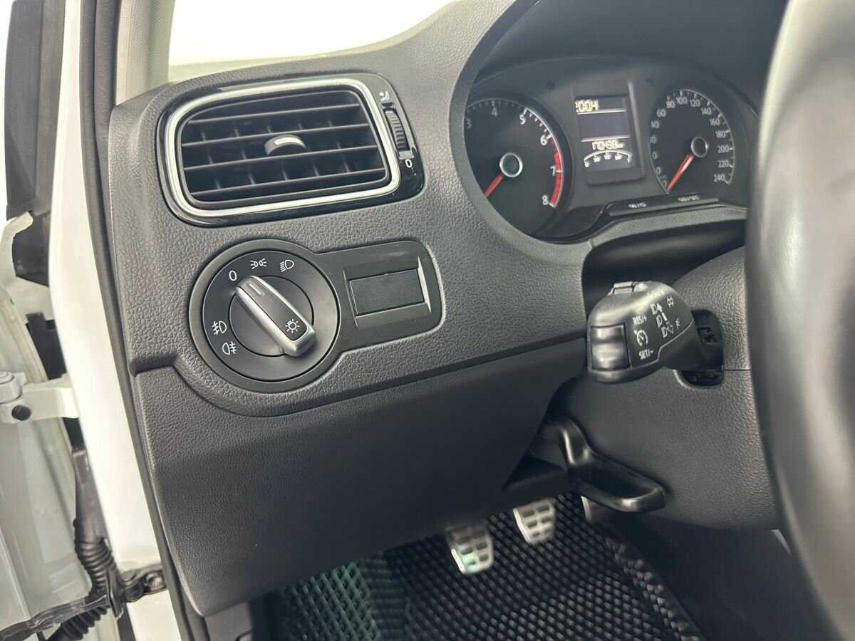 Volkswagen Polo б/у, 2018, Механическая. Фото: #8