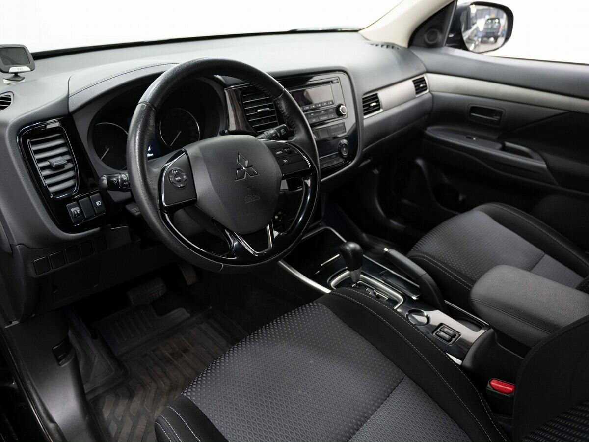 Mitsubishi Outlander б/у, 2018, Вариатор. Фото: #6