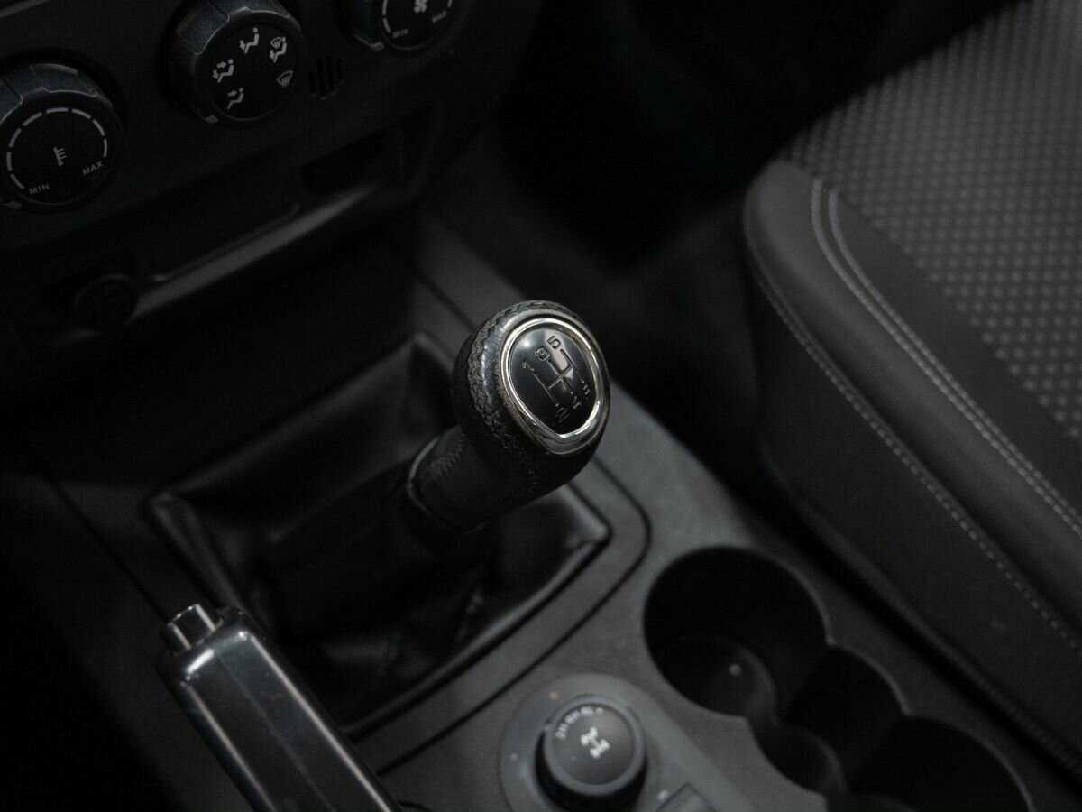 УАЗ Патриот б/у, 2015, Механическая. Фото: #18