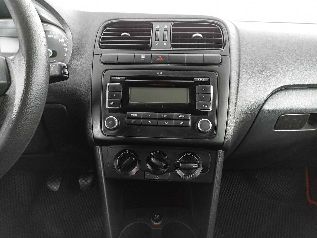 Volkswagen Polo б/у, 2012, Механическая. Фото: #12