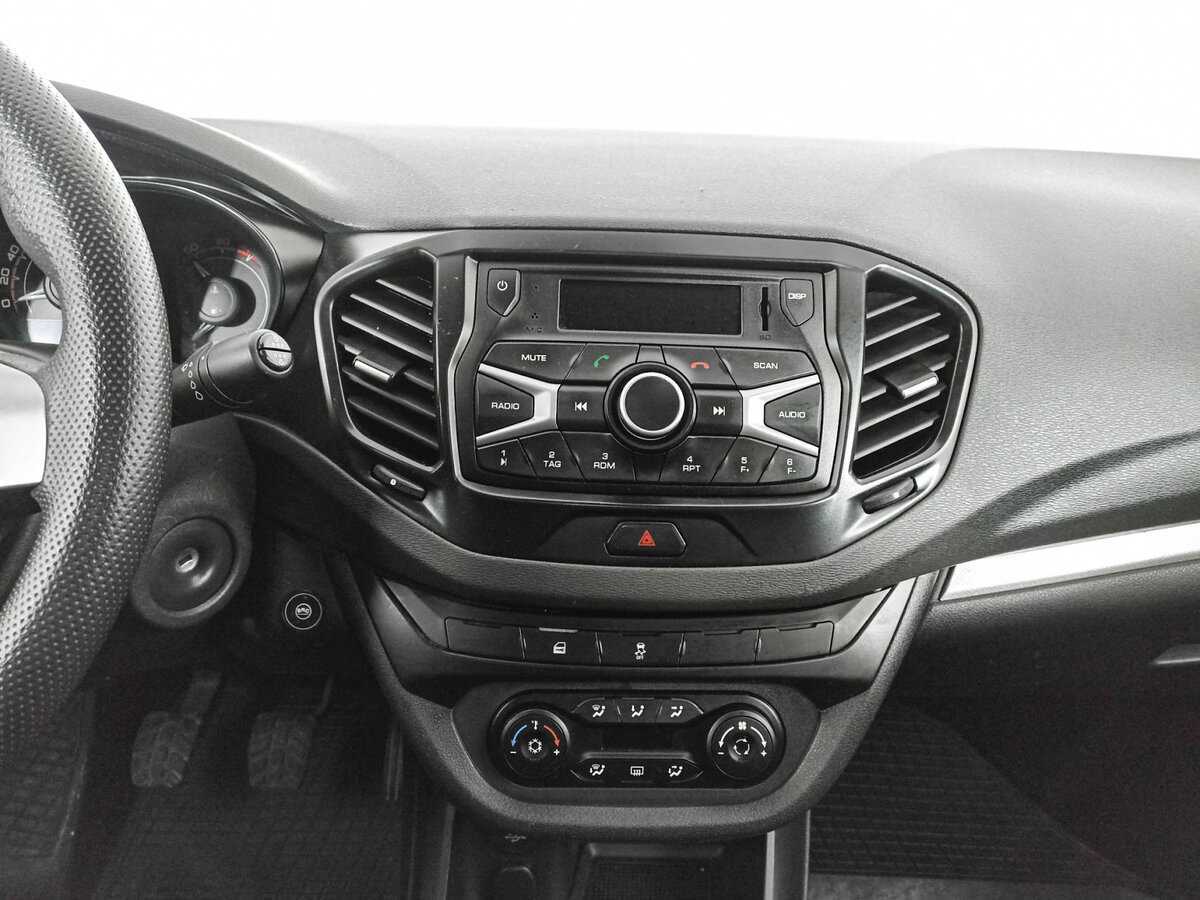 Lada (ВАЗ) Vesta б/у, 2017, Механическая. Фото: #12