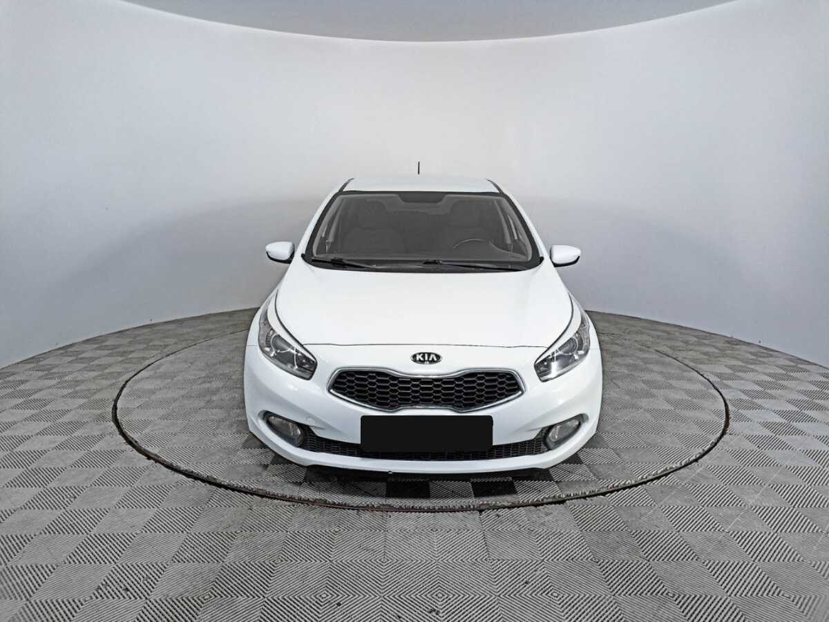 Kia Ceed б/у, 2014, Автоматическая. Фото: #1