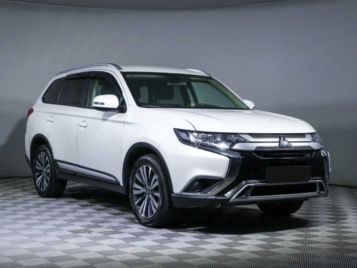 Mitsubishi Outlander б/у, 2018, Вариатор. Фото: #2
