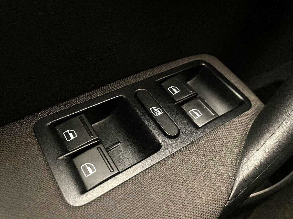 Volkswagen Polo б/у, 2018, Автоматическая. Фото: #11