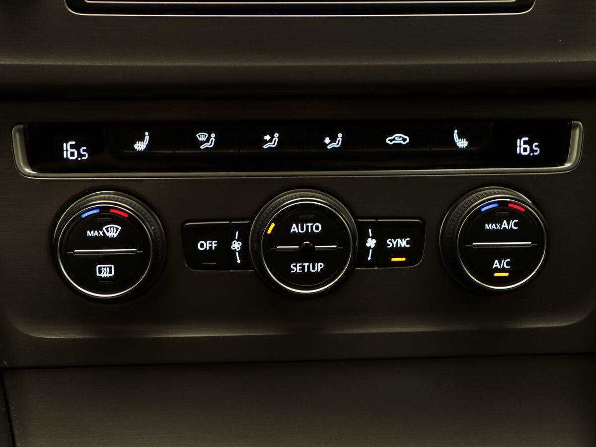 Volkswagen Golf б/у, 2013, Механическая. Фото: #16