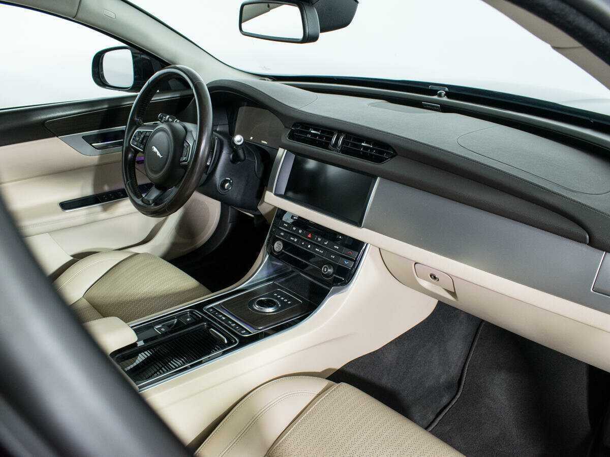 Jaguar XF б/у, 2016, Автоматическая. Фото: #8