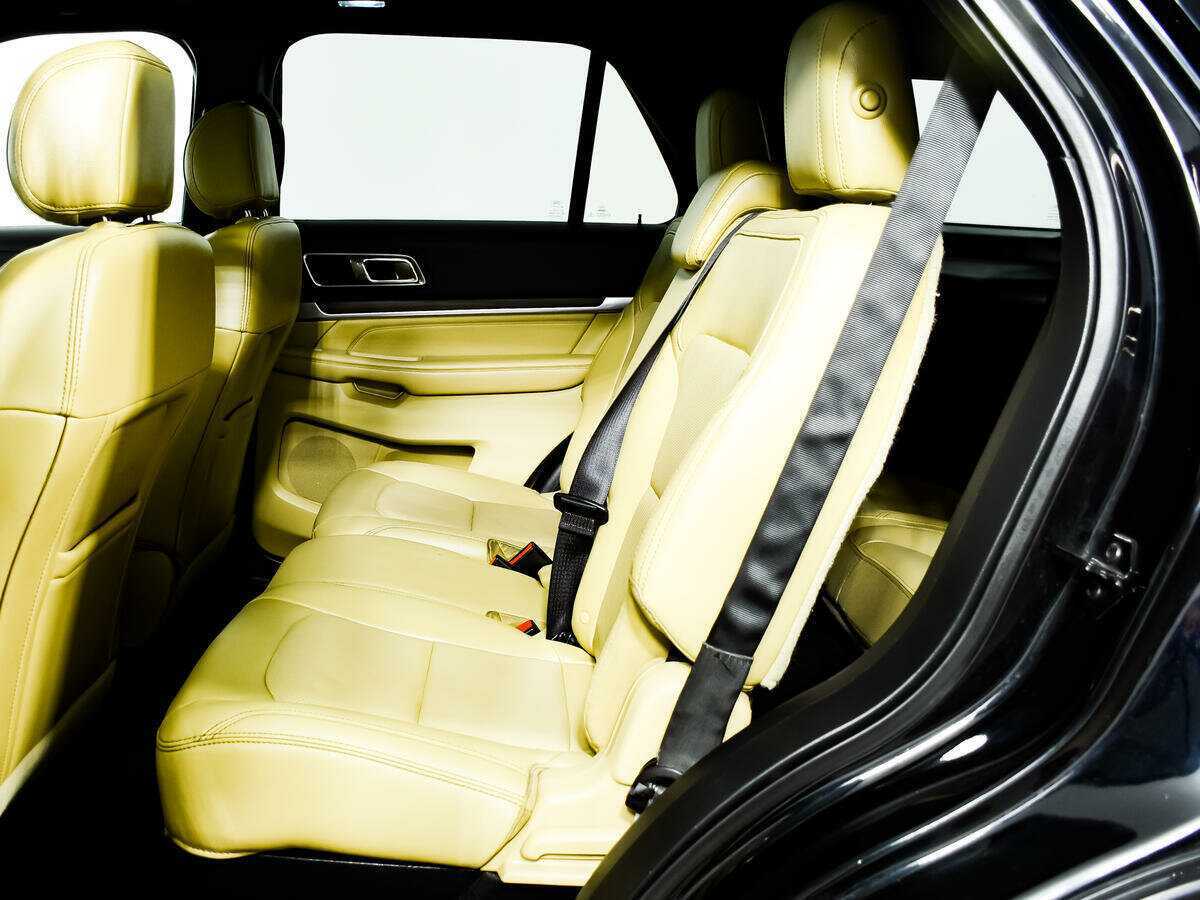 Ford Explorer б/у, 2016, Автоматическая. Фото: #11