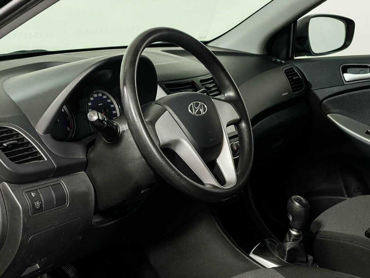 Hyundai Solaris б/у, 2012, Механическая. Фото: #12