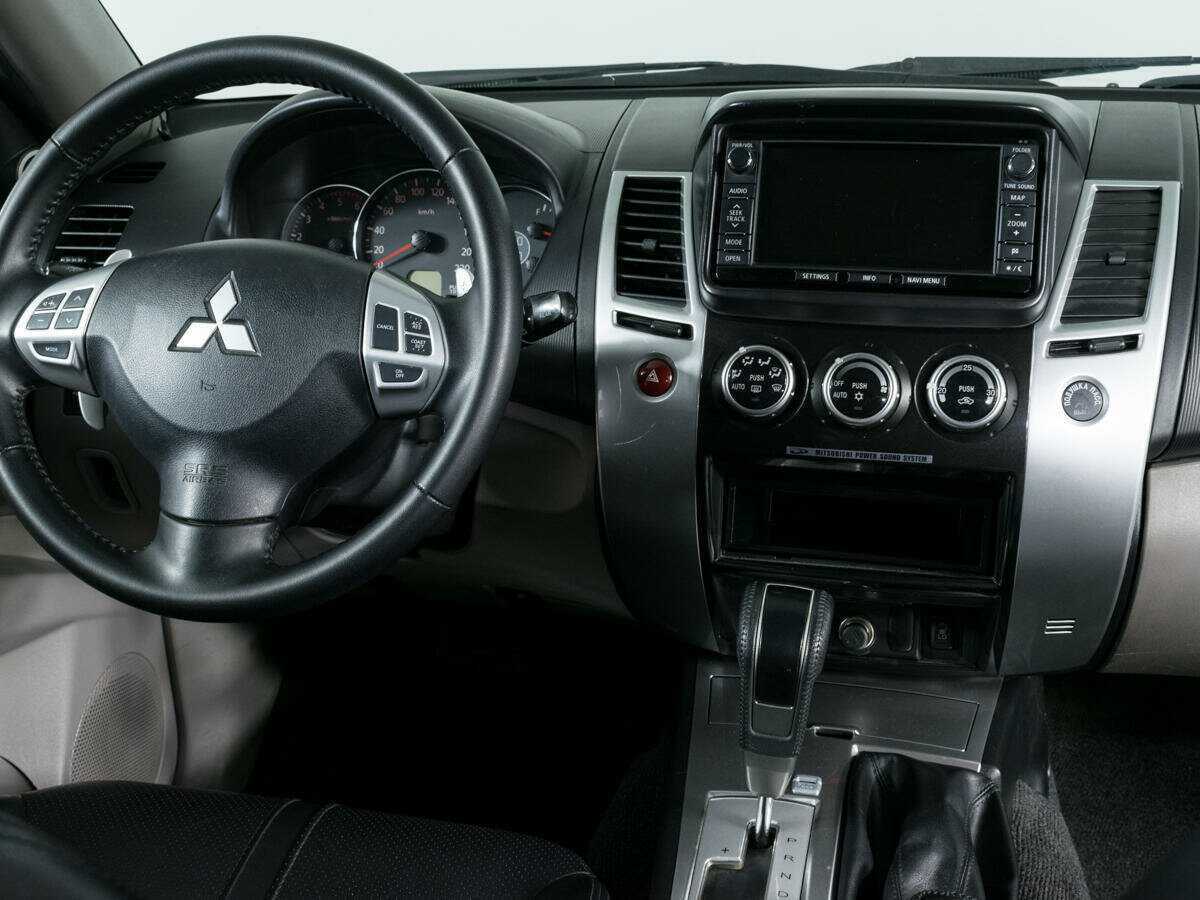 Mitsubishi Pajero Sport б/у, 2013, Автоматическая. Фото: #11