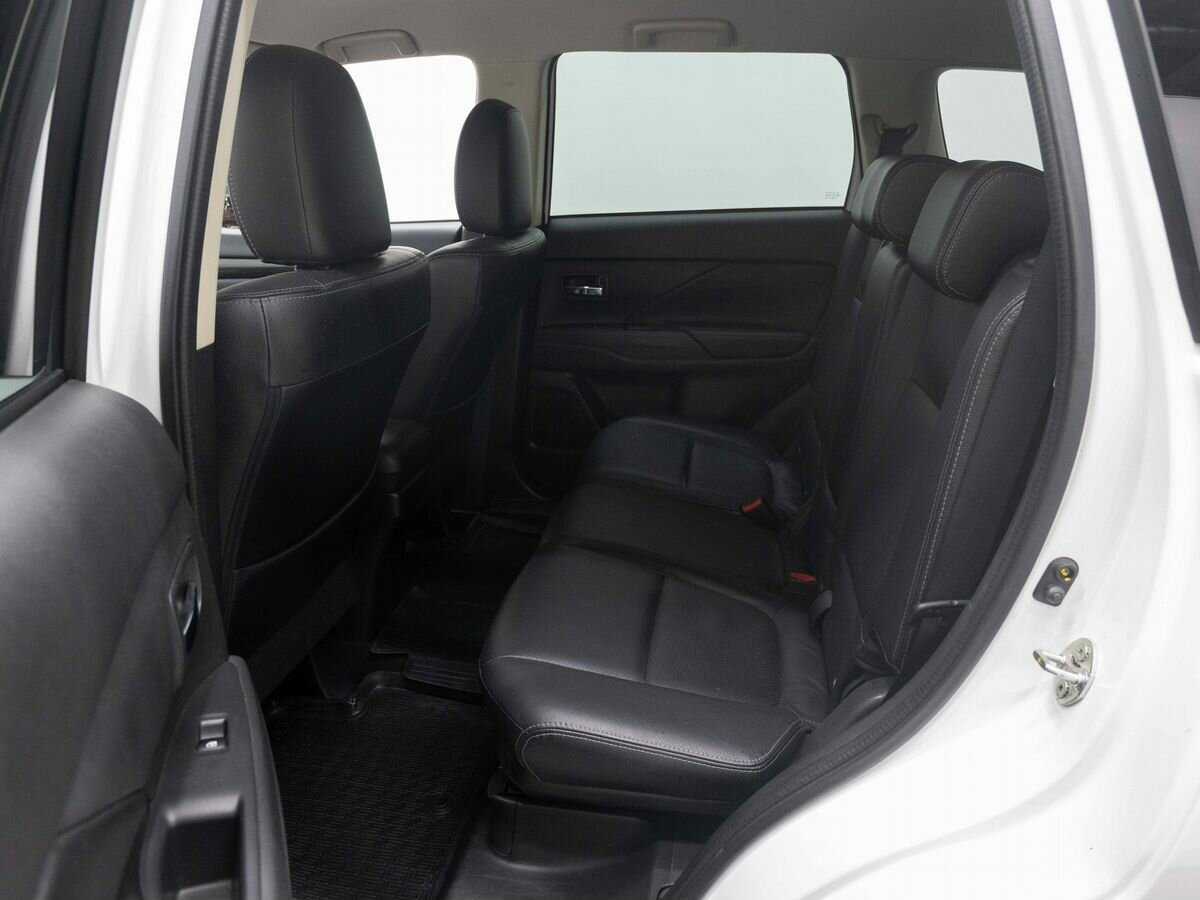 Mitsubishi Outlander б/у, 2016, Вариатор. Фото: #10