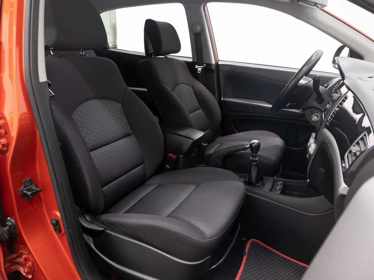 Сан-Ён Актион б/у, 2013, Механическая. Фото: #13