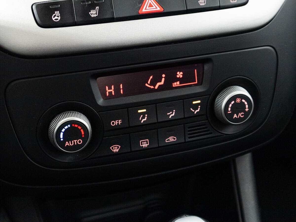 Киа Венга б/у, 2015, Автоматическая. Фото: #14