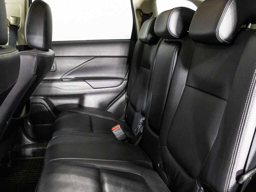 Mitsubishi Outlander б/у, 2016, Вариатор. Фото: #9