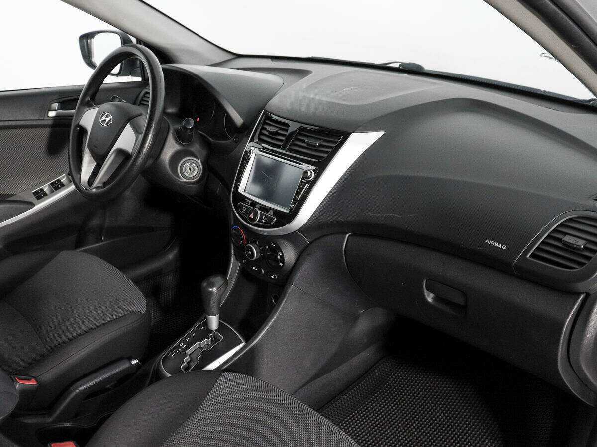 Hyundai Solaris б/у, 2013, Автоматическая. Фото: #10