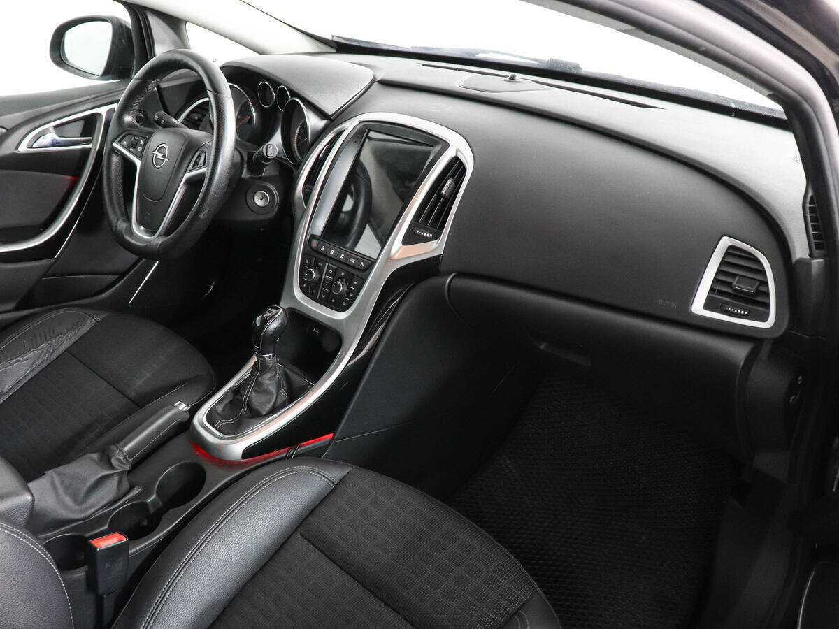 Opel Astra б/у, 2013, Механическая. Фото: #5