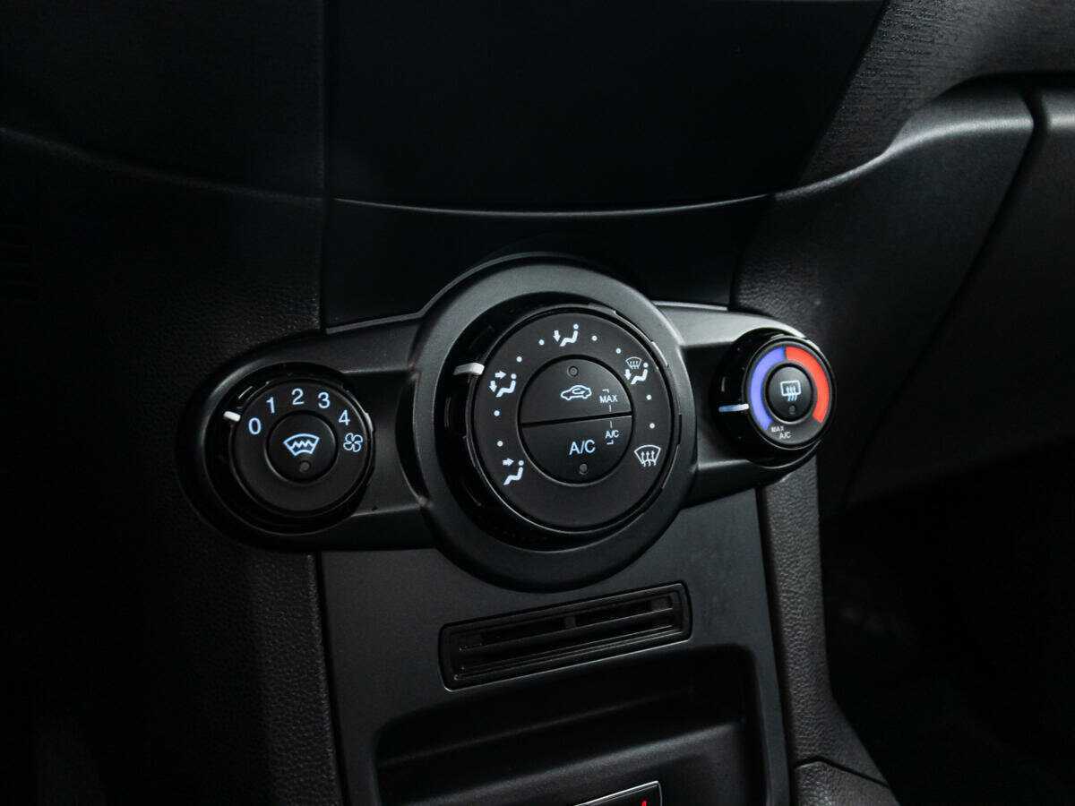 Форд Фиеста б/у, 2016, Роботизированная. Фото: #15