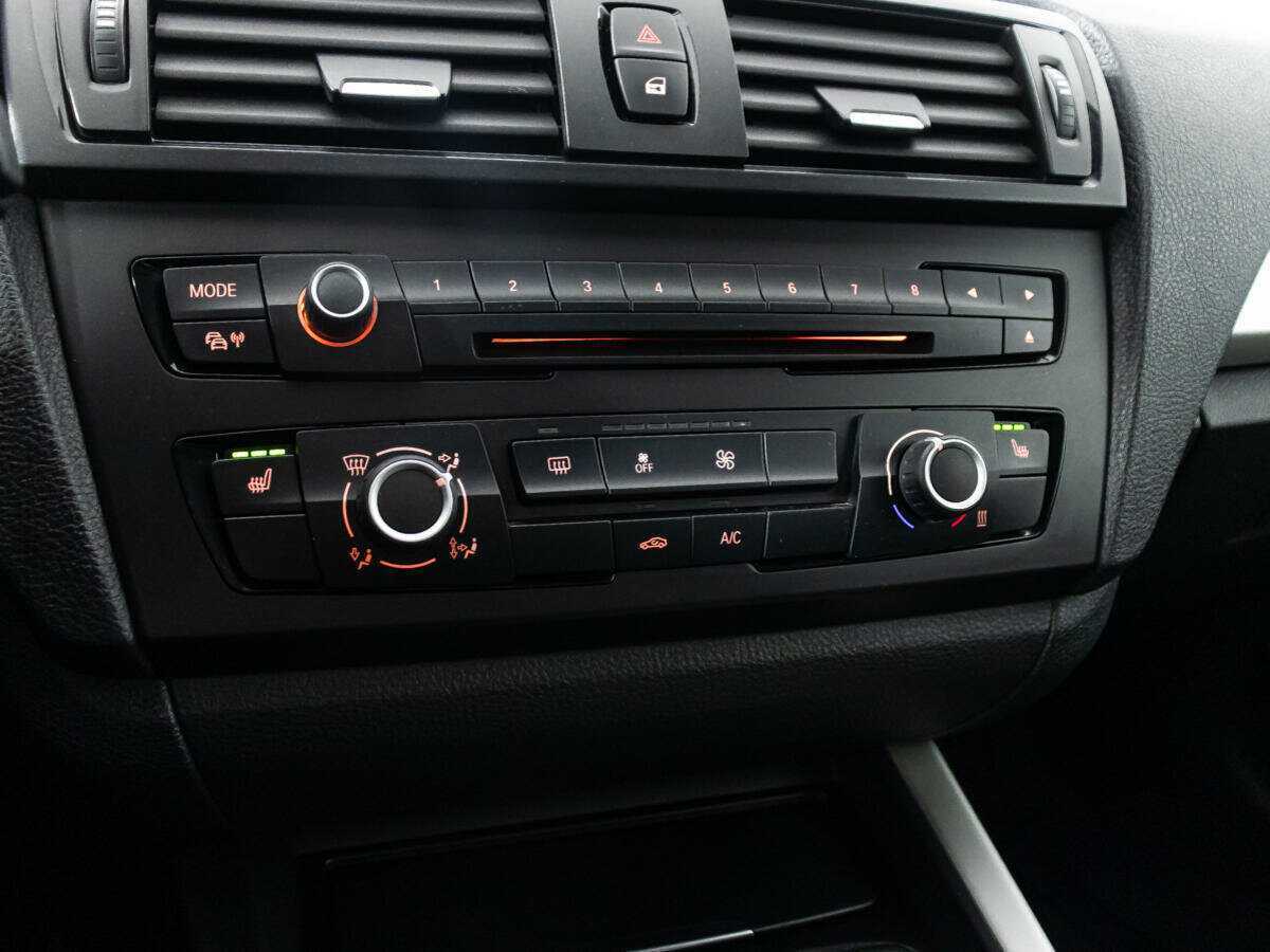 BMW 1 серии б/у, 2012, Автоматическая. Фото: #15