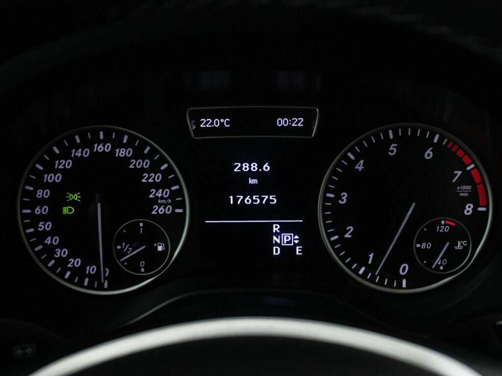 Mercedes-Benz A-Класс б/у, 2015, Роботизированная. Фото: #11