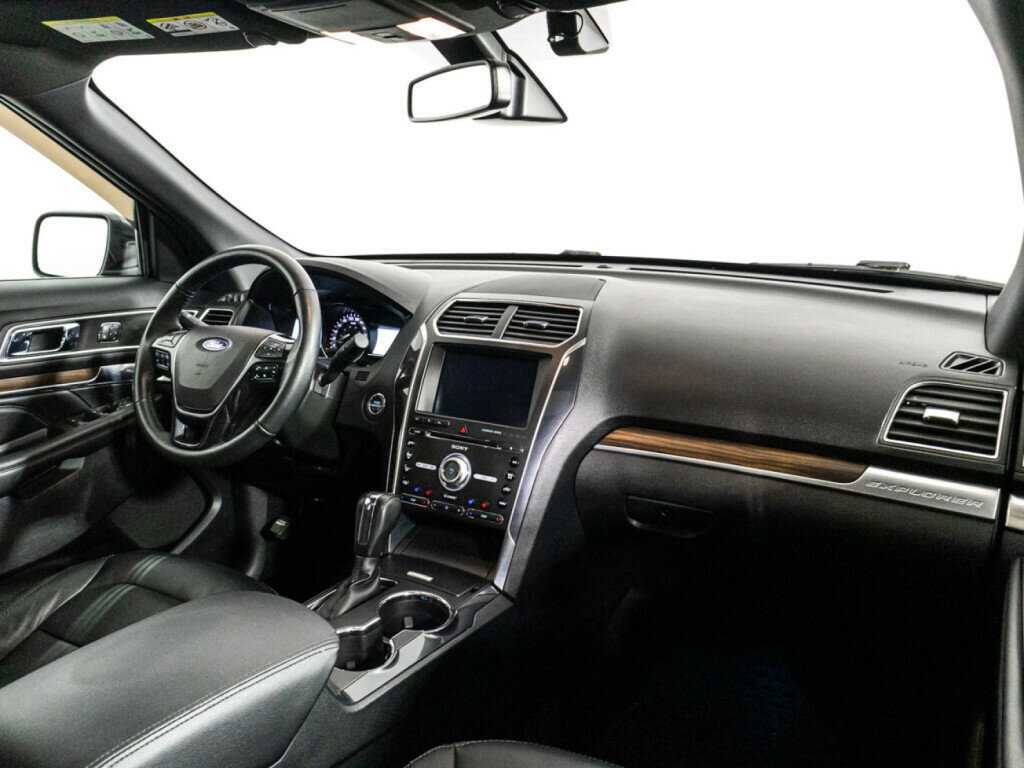 Ford Explorer б/у, 2018, Автоматическая. Фото: #8