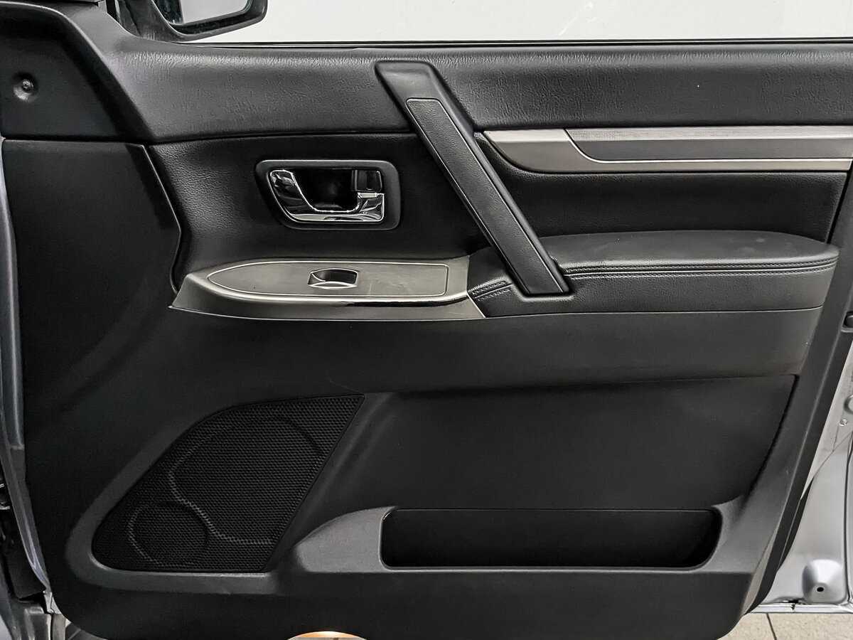 Mitsubishi Pajero б/у, 2014, Автоматическая. Фото: #23