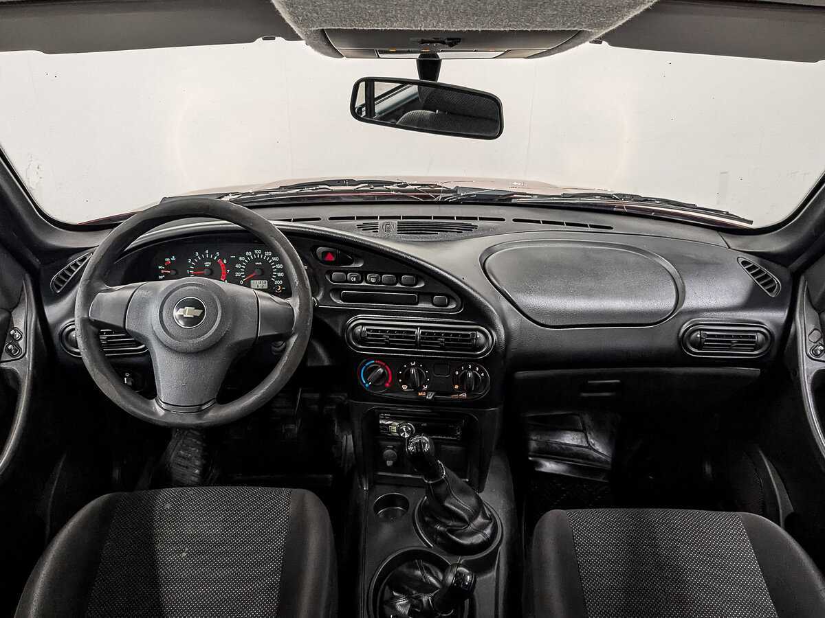 Chevrolet Niva б/у, 2015, Механическая. Фото: #12