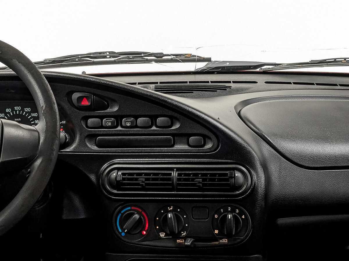 Chevrolet Niva б/у, 2015, Механическая. Фото: #15