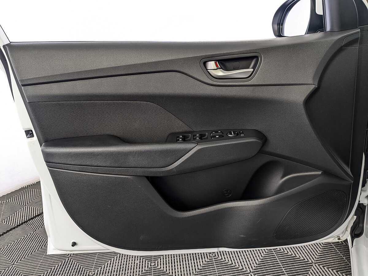 Hyundai Solaris б/у, 2017, Автоматическая. Фото: #18