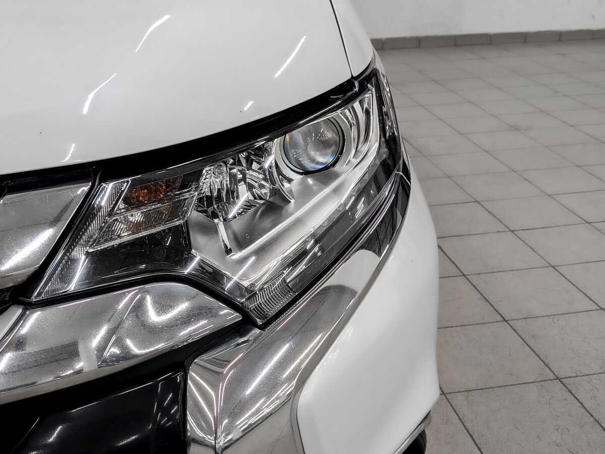 Mitsubishi Outlander б/у, 2015, Вариатор. Фото: #16