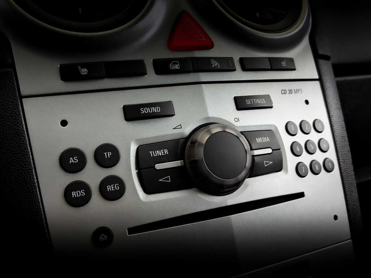 Opel Corsa б/у, 2013, Роботизированная. Фото: #25