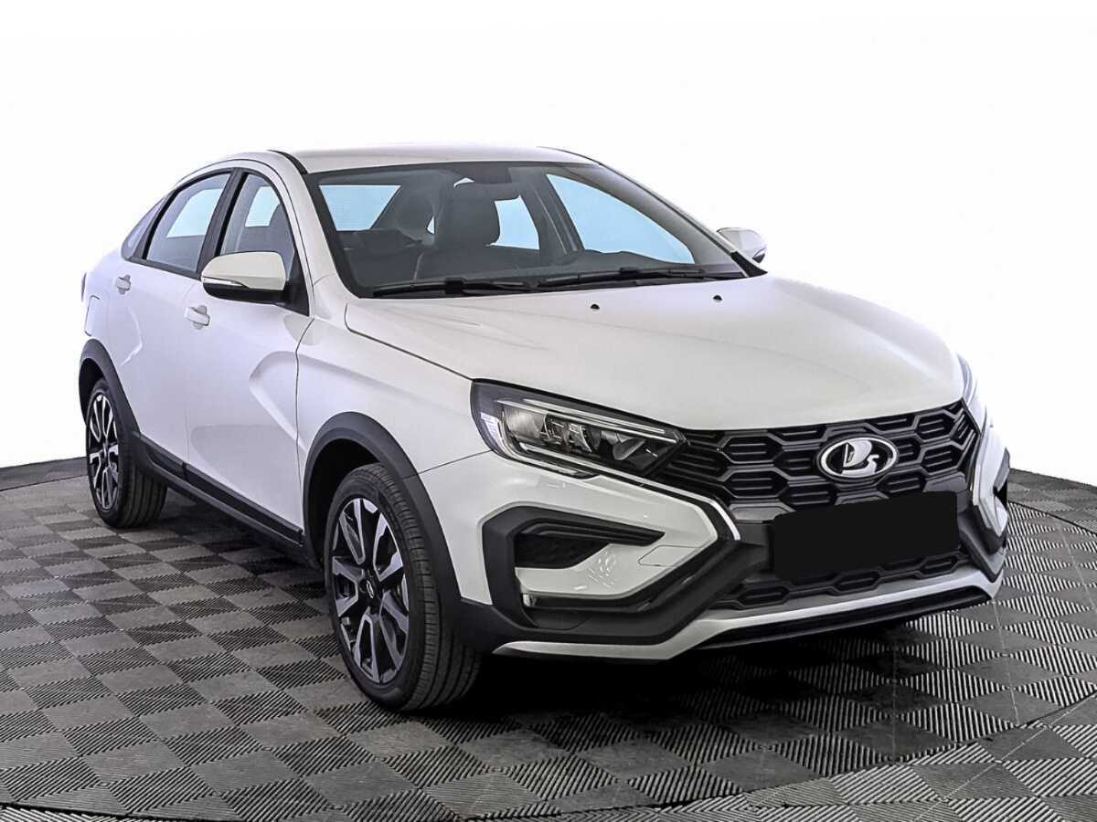 Лада (ВАЗ) Веста б/у, 2024, Механическая. Фото: #2