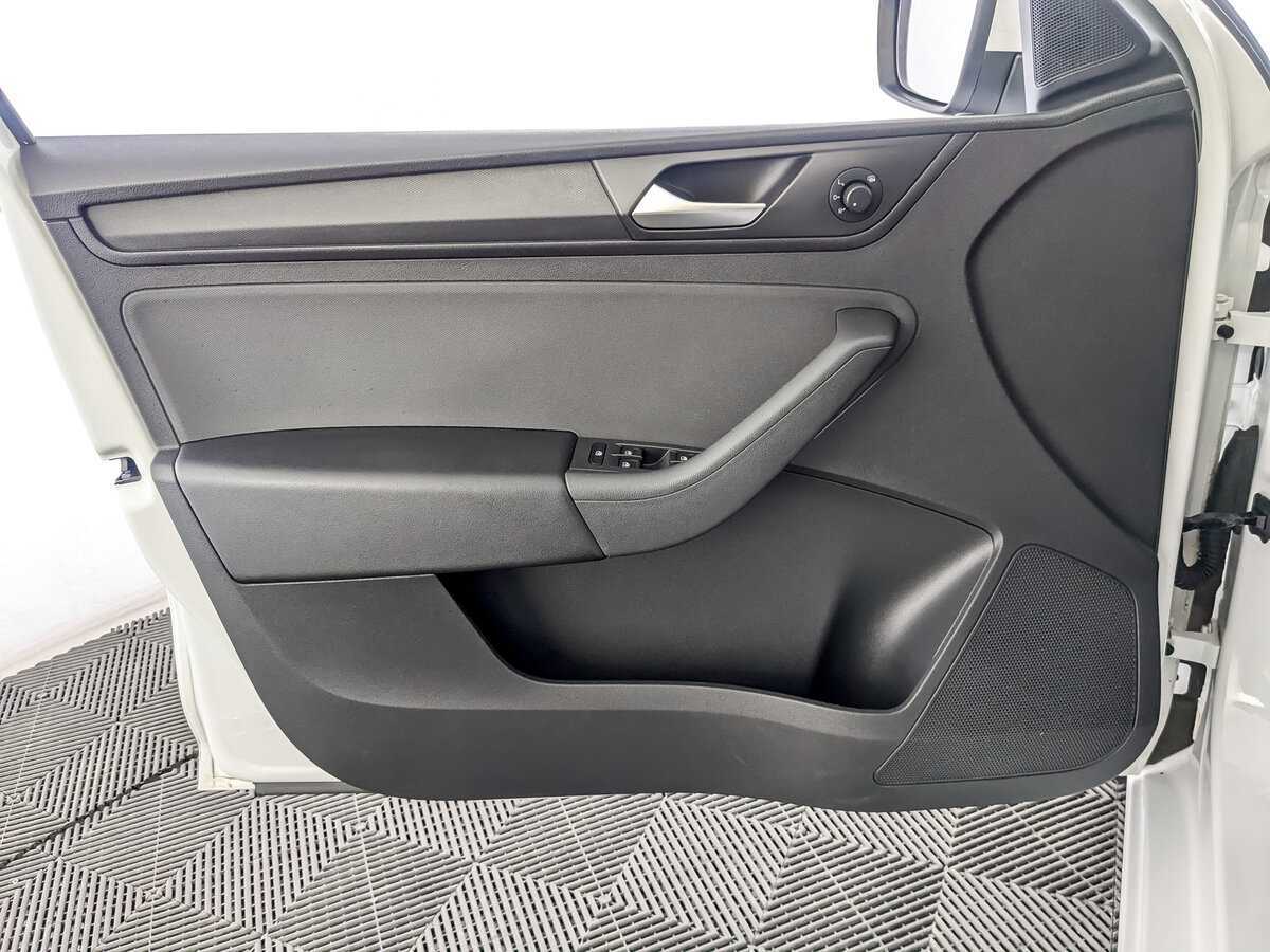 Volkswagen Polo б/у, 2021, Механическая. Фото: #18