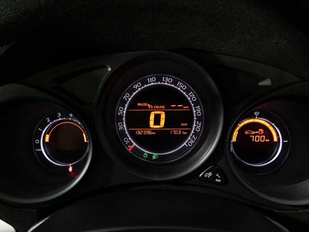 Ситроен Ц4 б/у, 2013, Механическая. Фото: #11