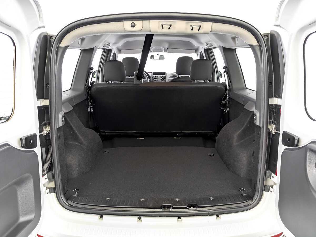 Лада (ВАЗ) Ларгус б/у, 2024, Механическая. Фото: #9