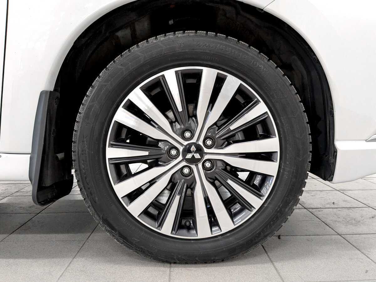 Mitsubishi Outlander б/у, 2022, Вариатор. Фото: #17