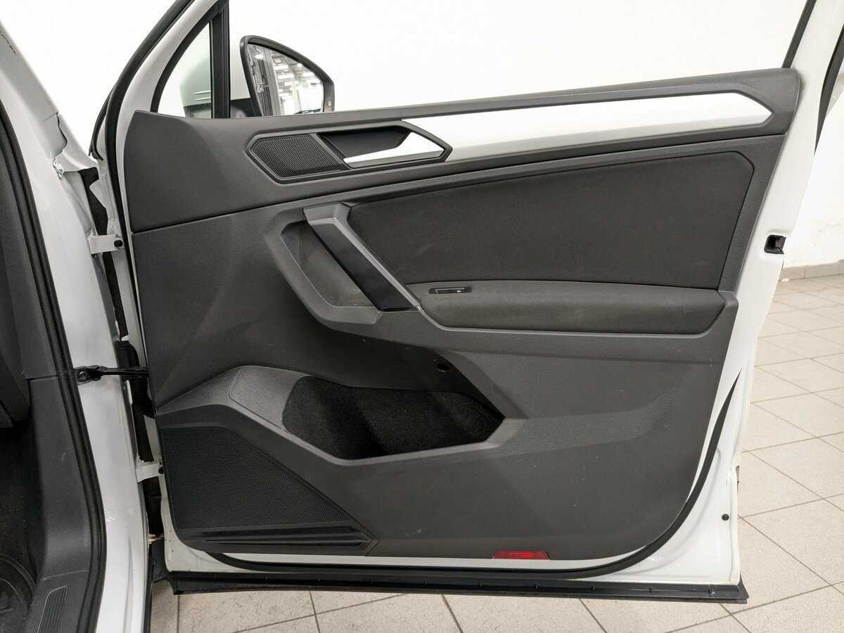 Volkswagen Tiguan б/у, 2021, Роботизированная. Фото: #23