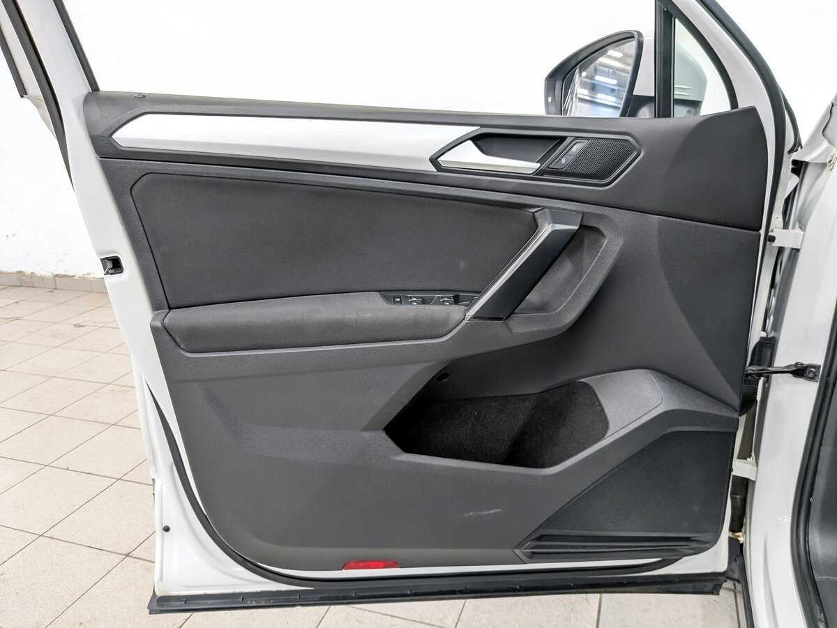 Volkswagen Tiguan б/у, 2021, Роботизированная. Фото: #17