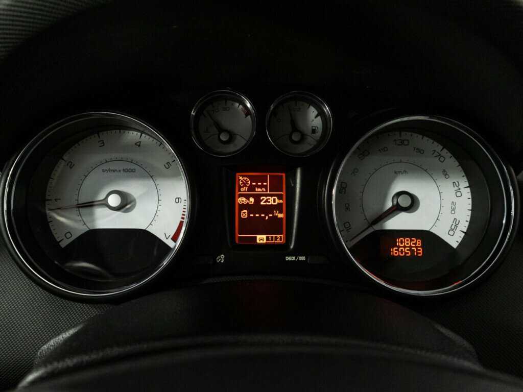 Пежо 308 б/у, 2012, Механическая. Фото: #11