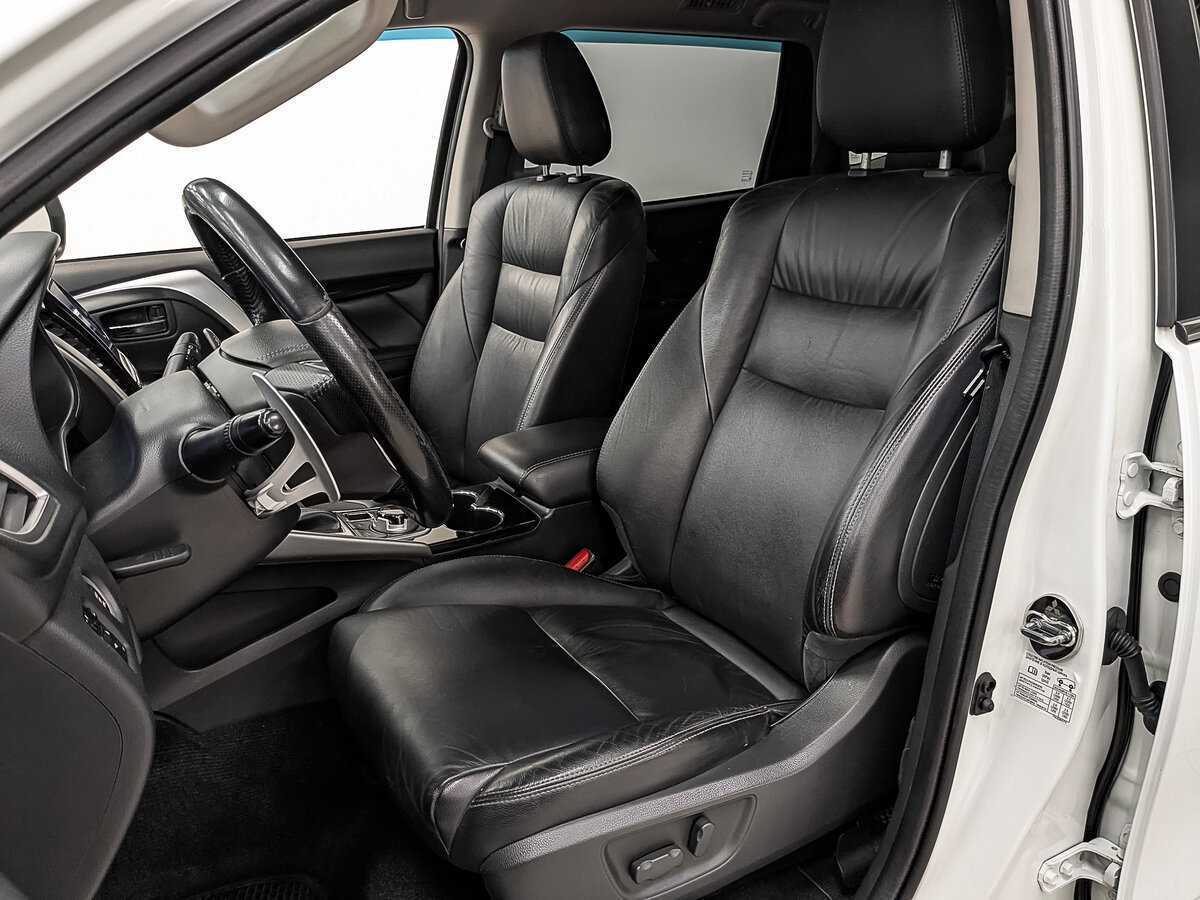 Mitsubishi Pajero Sport б/у, 2017, Автоматическая. Фото: #17