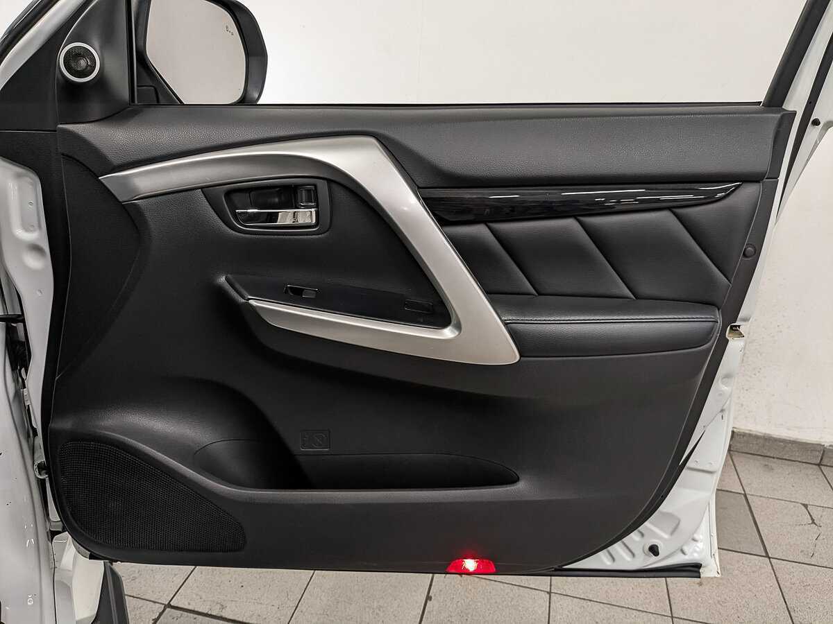 Mitsubishi Pajero Sport б/у, 2017, Автоматическая. Фото: #21