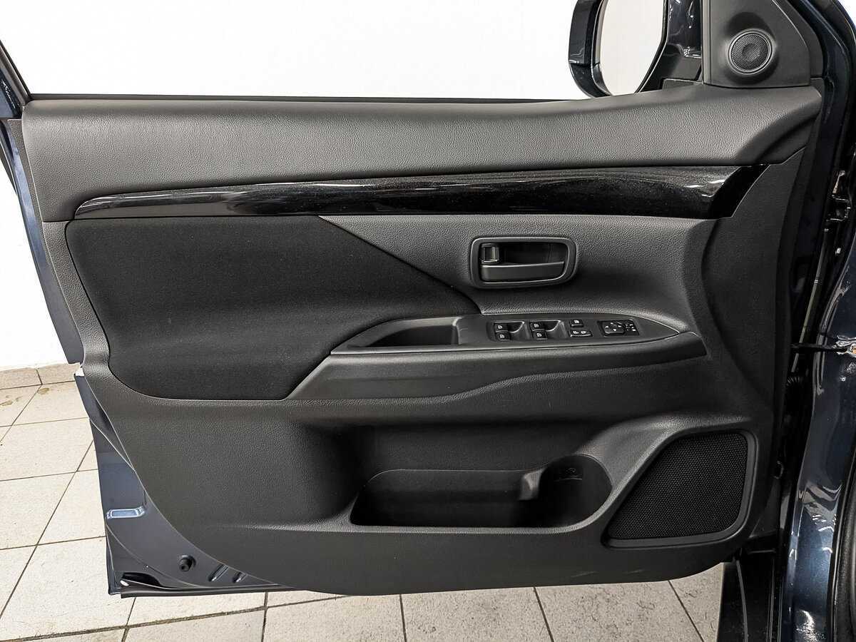Mitsubishi Outlander б/у, 2019, Вариатор. Фото: #16