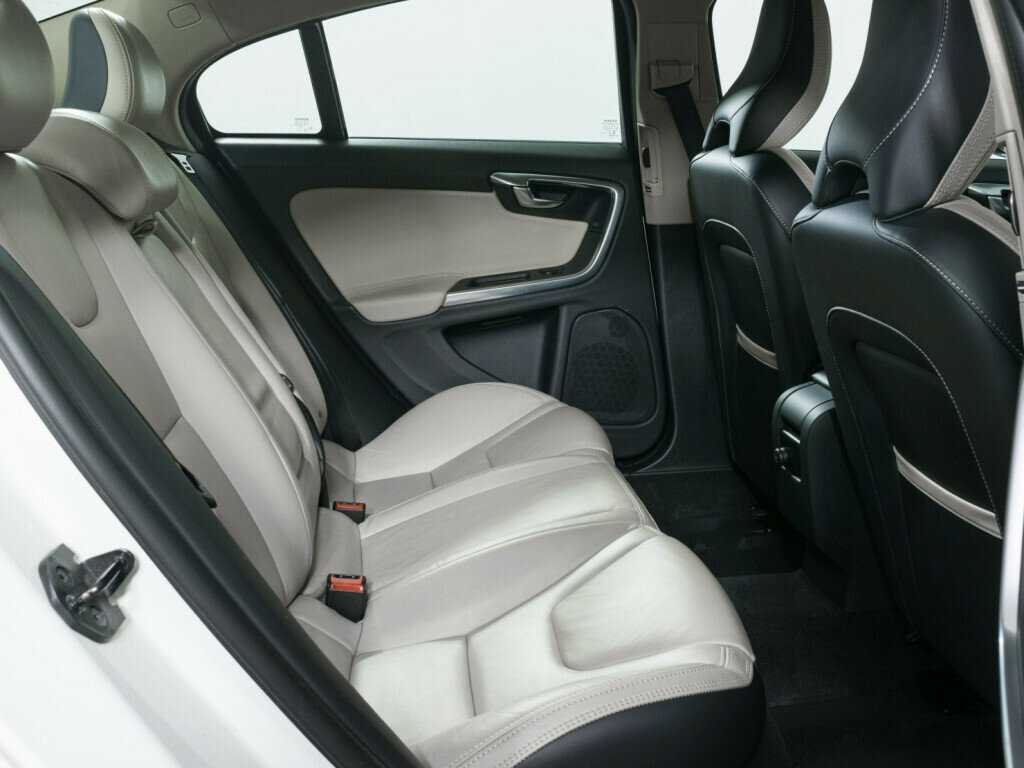 Volvo S60 б/у, 2012, Автоматическая. Фото: #8