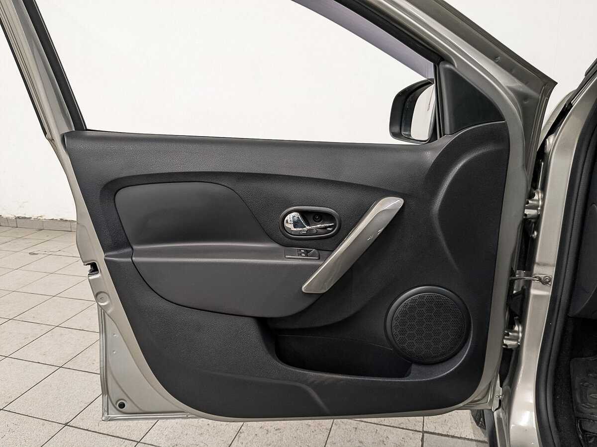 Рено Логан б/у, 2019, Автоматическая. Фото: #18