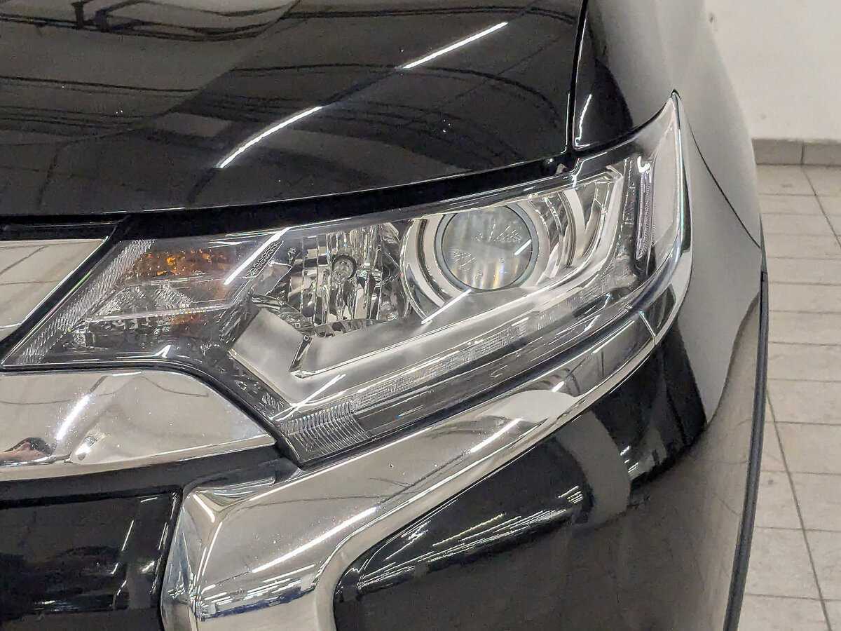 Mitsubishi Outlander б/у, 2018, Вариатор. Фото: #9