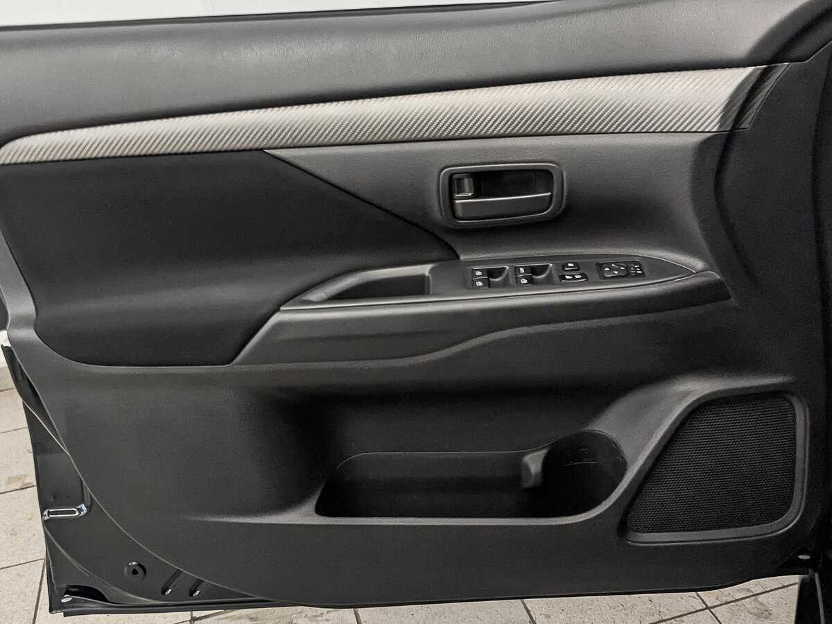 Mitsubishi Outlander б/у, 2018, Вариатор. Фото: #17