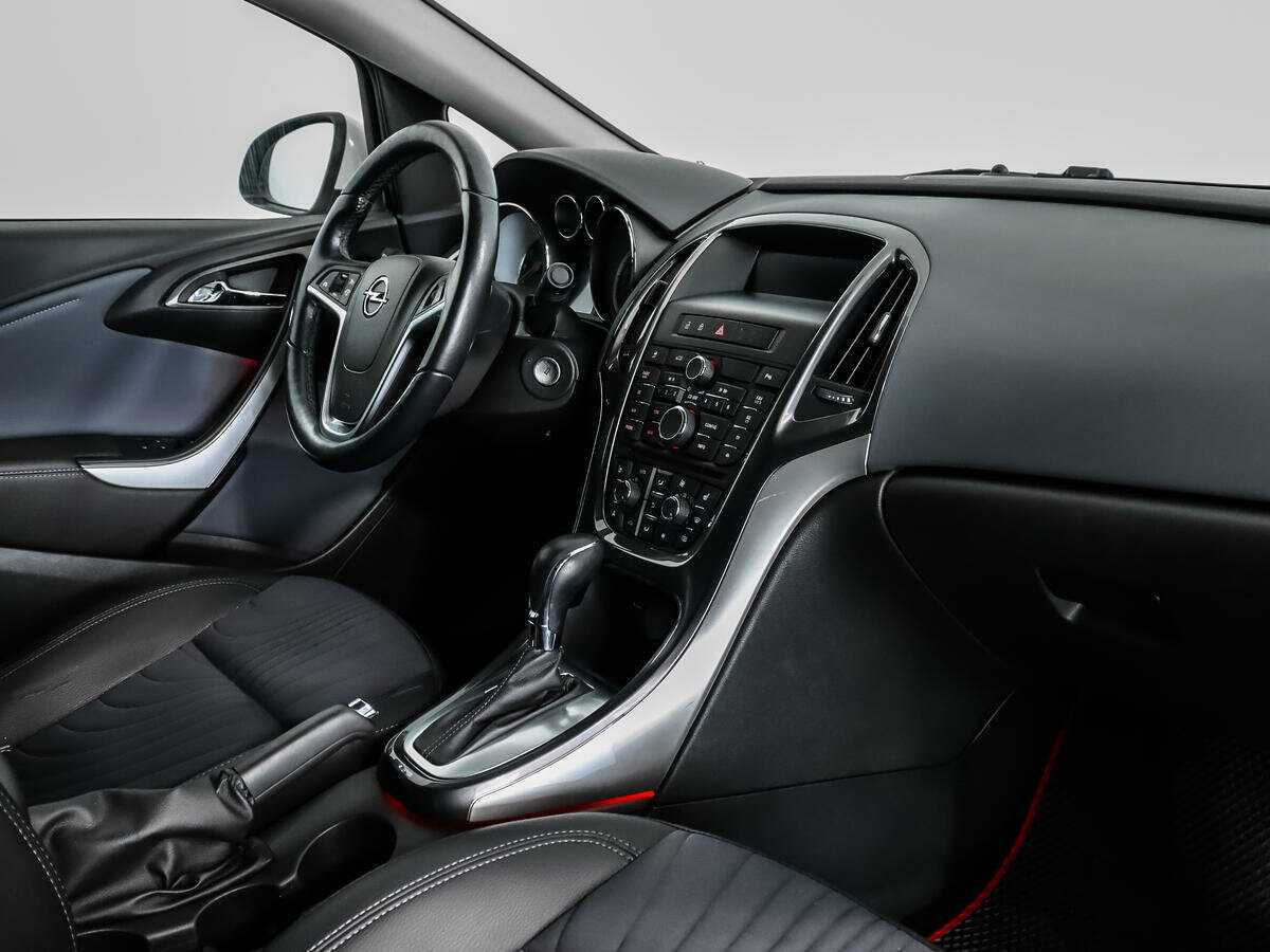 Opel Astra б/у, 2013, Автоматическая. Фото: #10