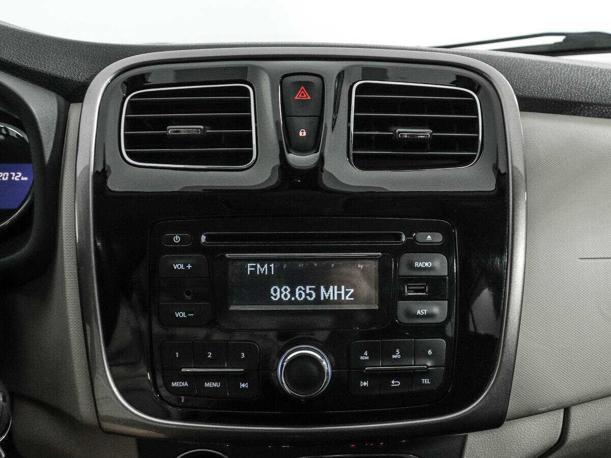 Renault Logan б/у, 2014, Механическая. Фото: #12