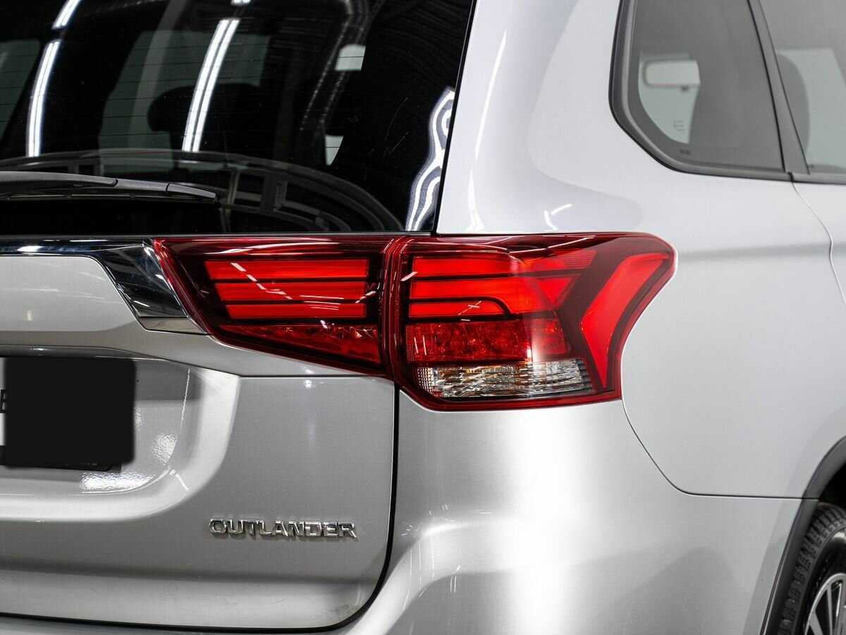 Mitsubishi Outlander б/у, 2018, Вариатор. Фото: #6